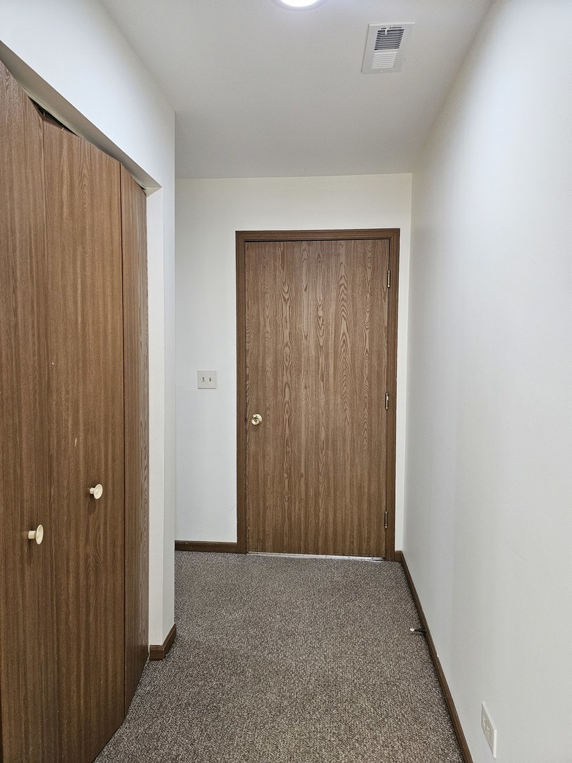 301 Village Creek Drive 2b Property Photo 19
