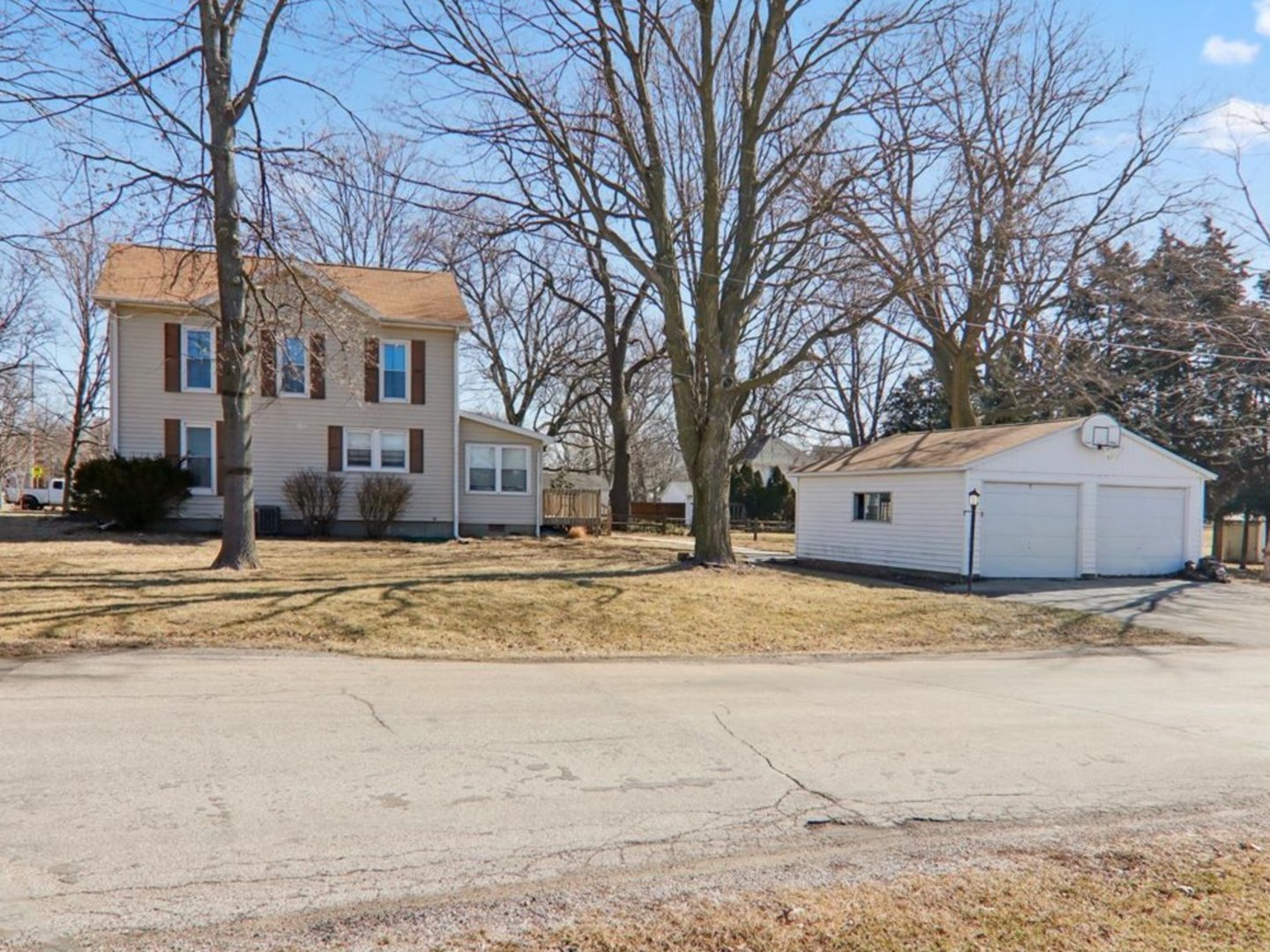 201 E Franklin Street Property Photo