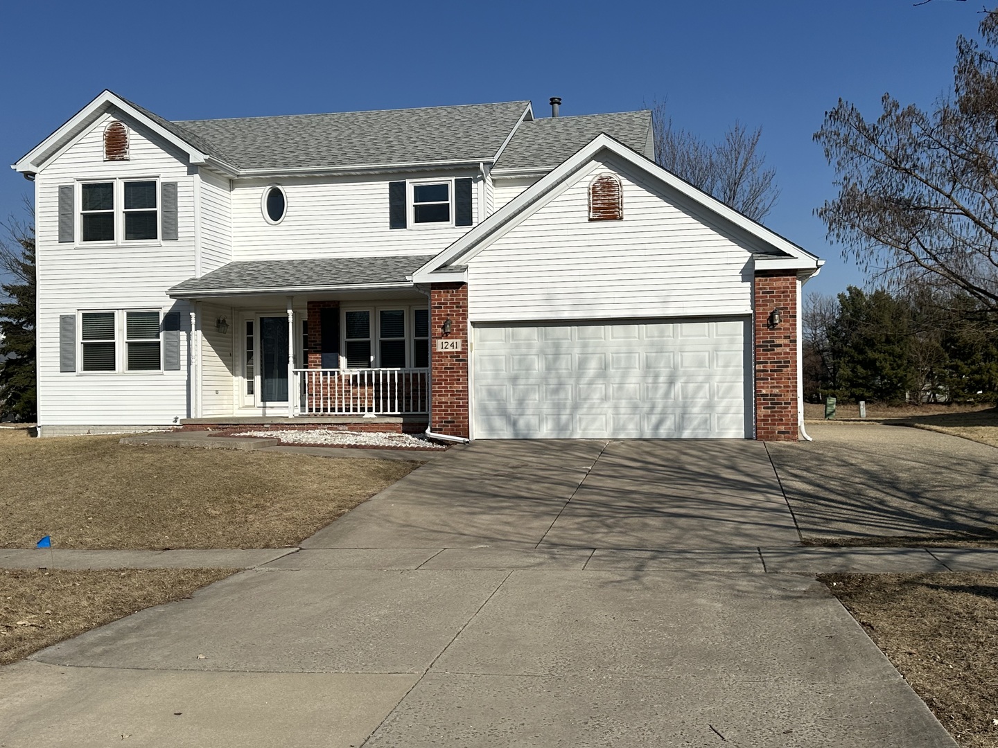 1241 Royal Pointe Dr Property Photo