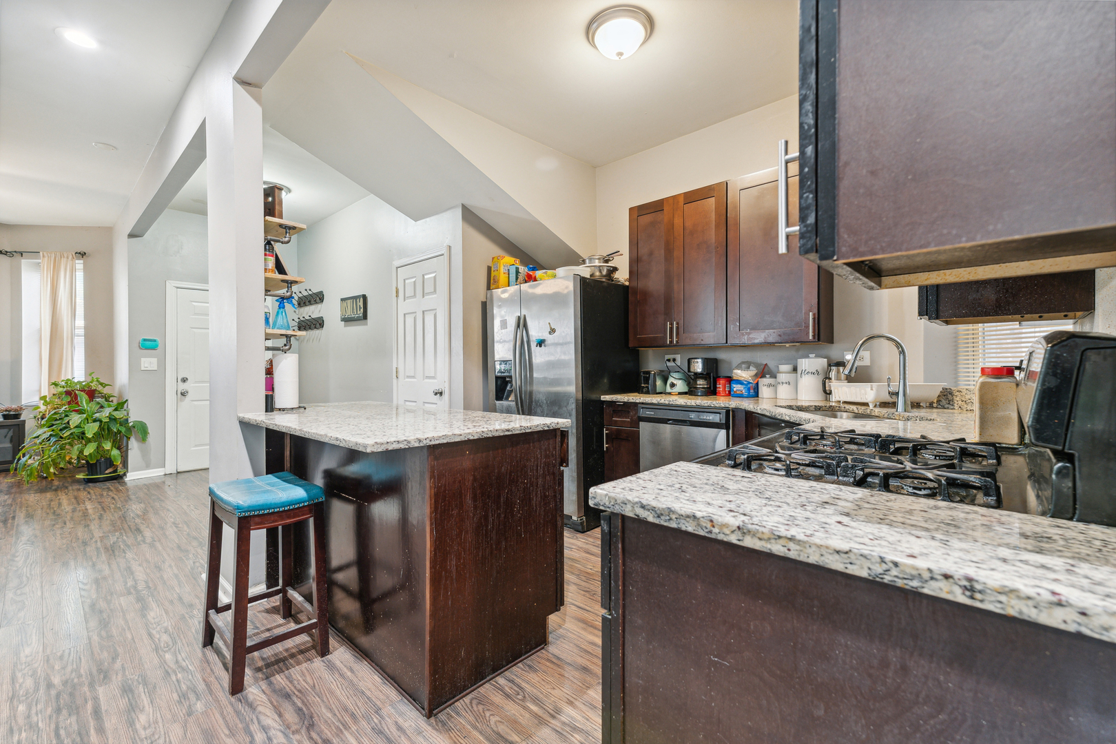 5412 S Wood Street Property Photo 8