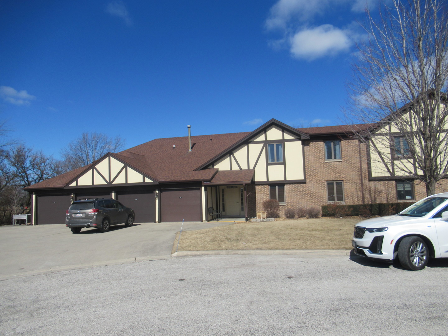 605 Carol Court B-1 Property Photo