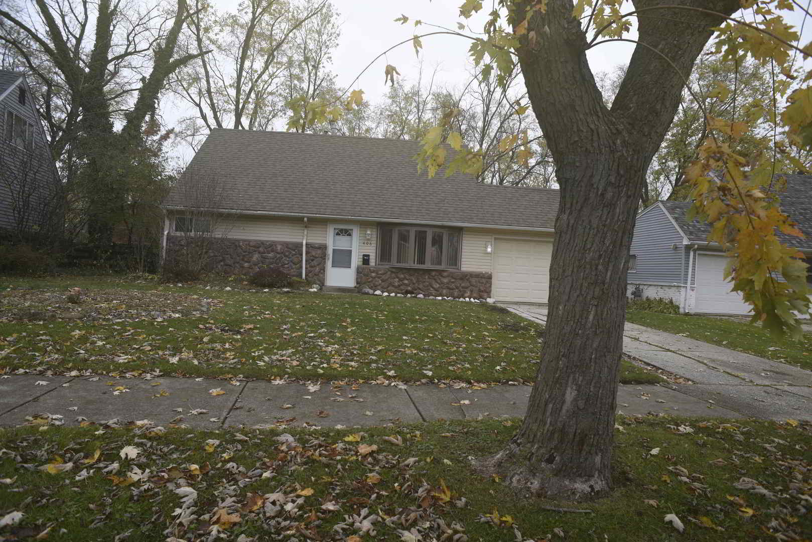 406 Winnemac St Property Photo