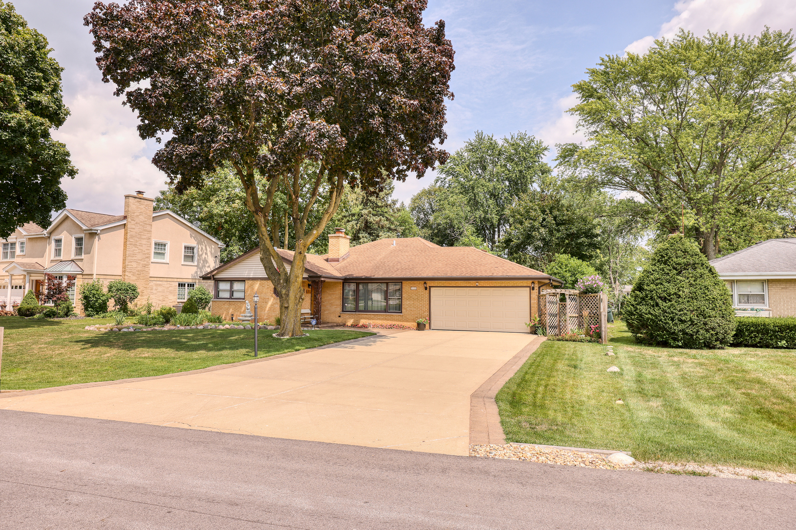 5 N200 Eagle Ter Property Photo