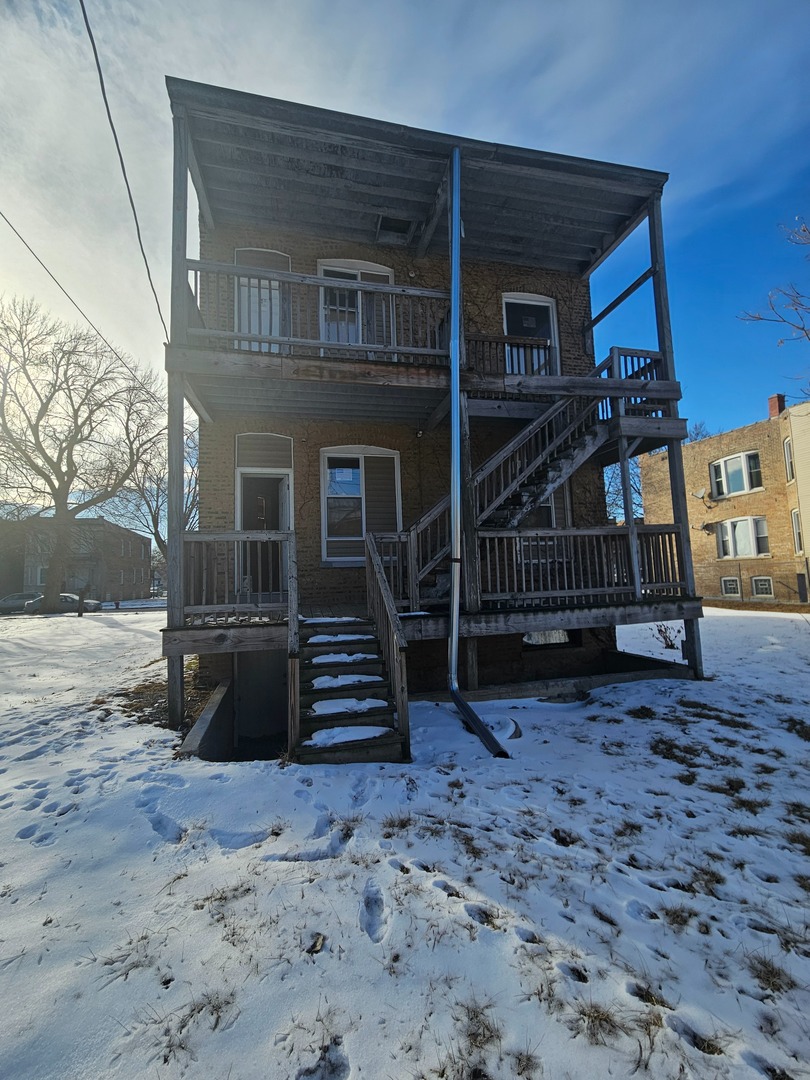 5725 S May Street Property Photo 5