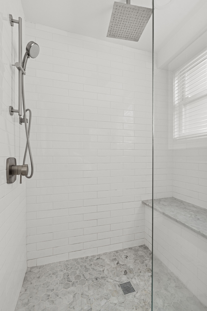 1247 N Rockwell Street 1 Property Photo 14