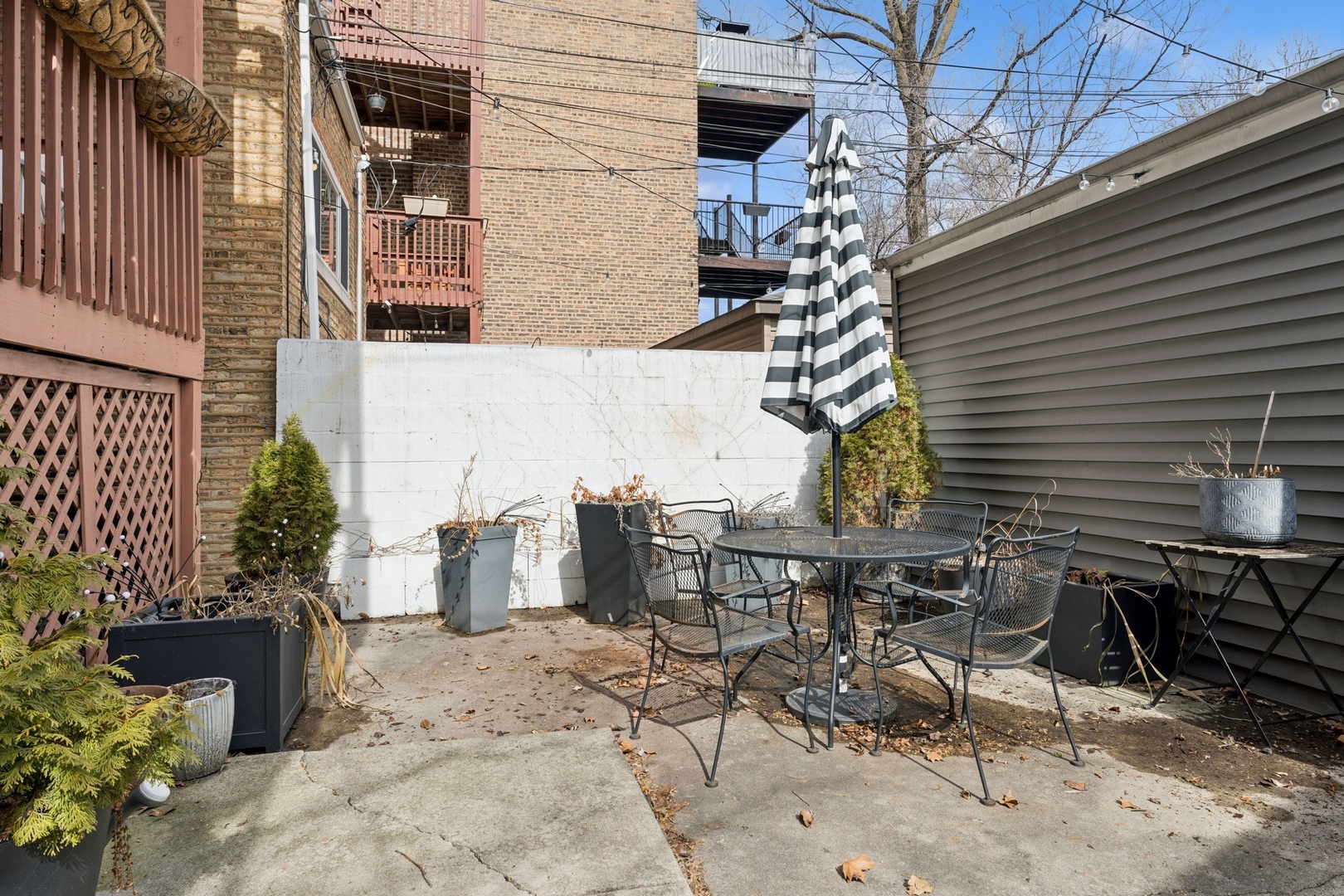 1247 N Rockwell Street 1 Property Photo 25