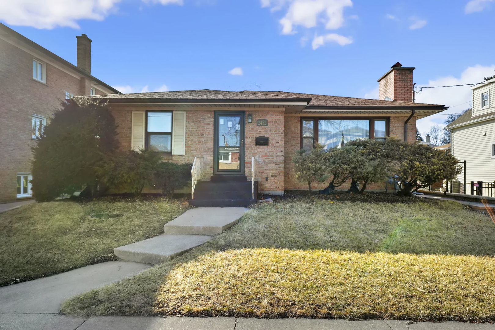 2432 N 79th Avenue Property Photo