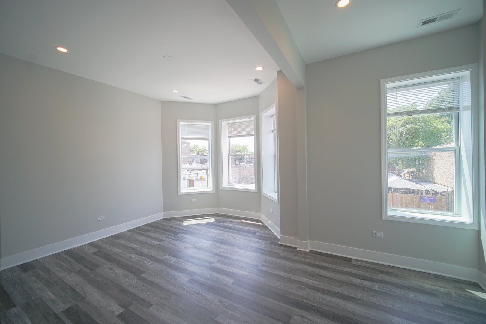6333 S Racine Avenue Property Photo 3