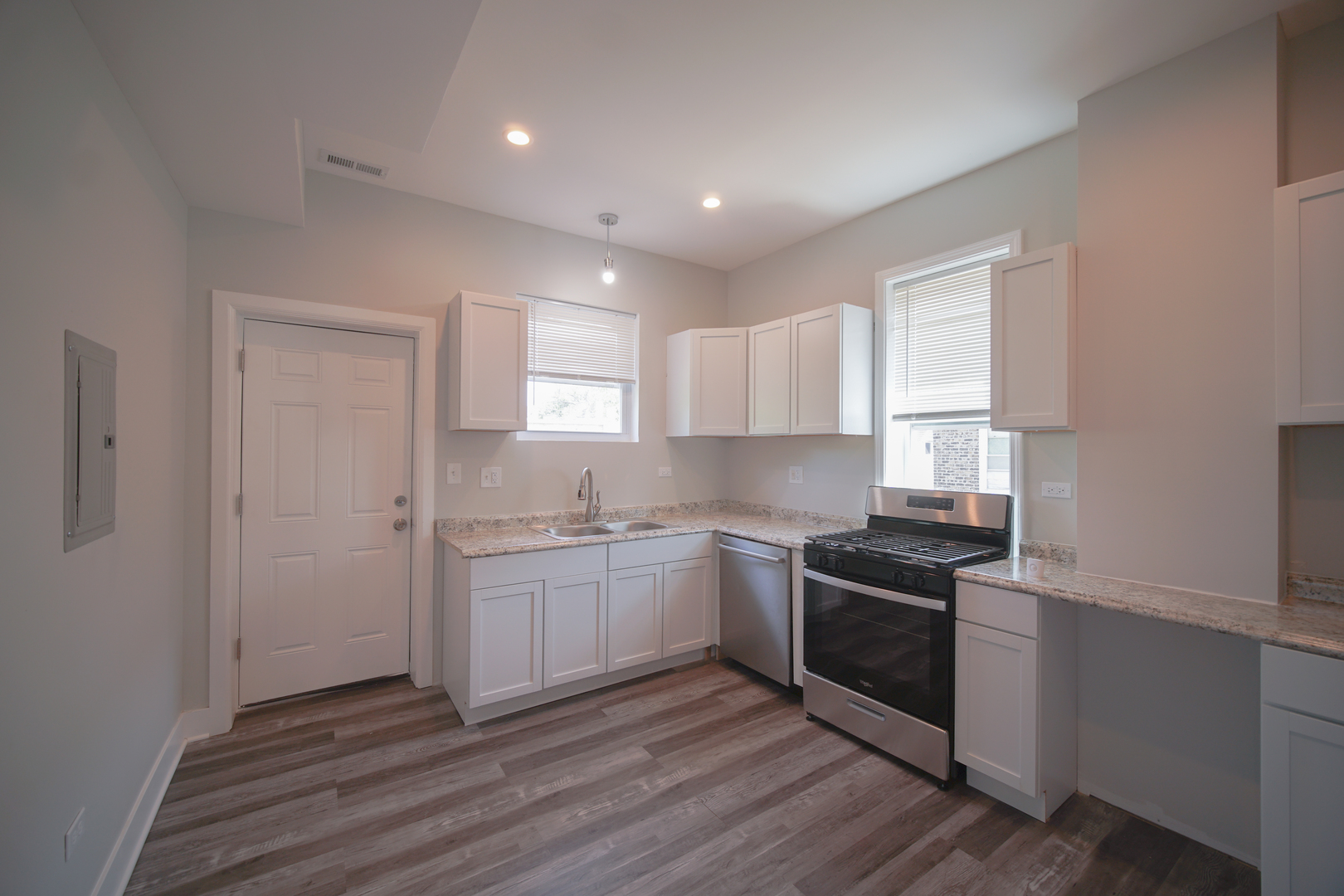 6333 S Racine Avenue Property Photo 8