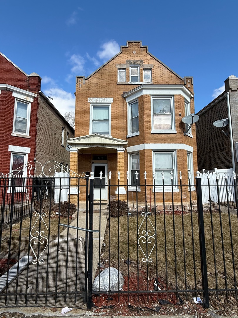 4310 W Cullerton Street Property Photo 2