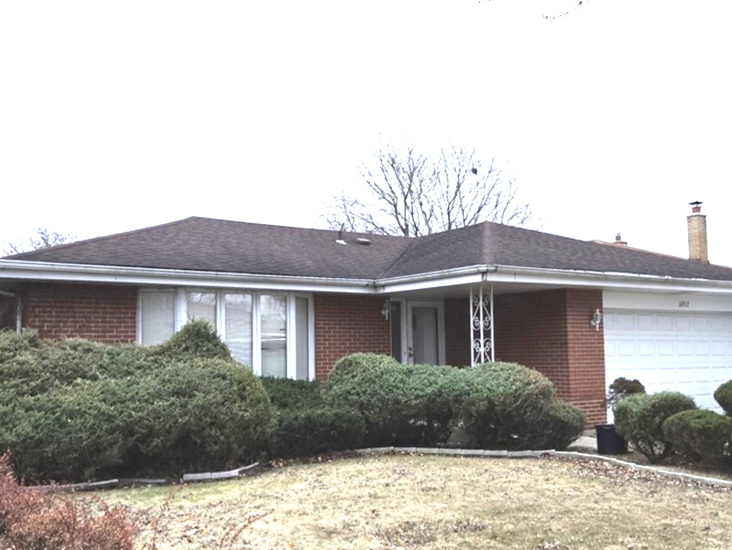 16913 University Court Property Photo
