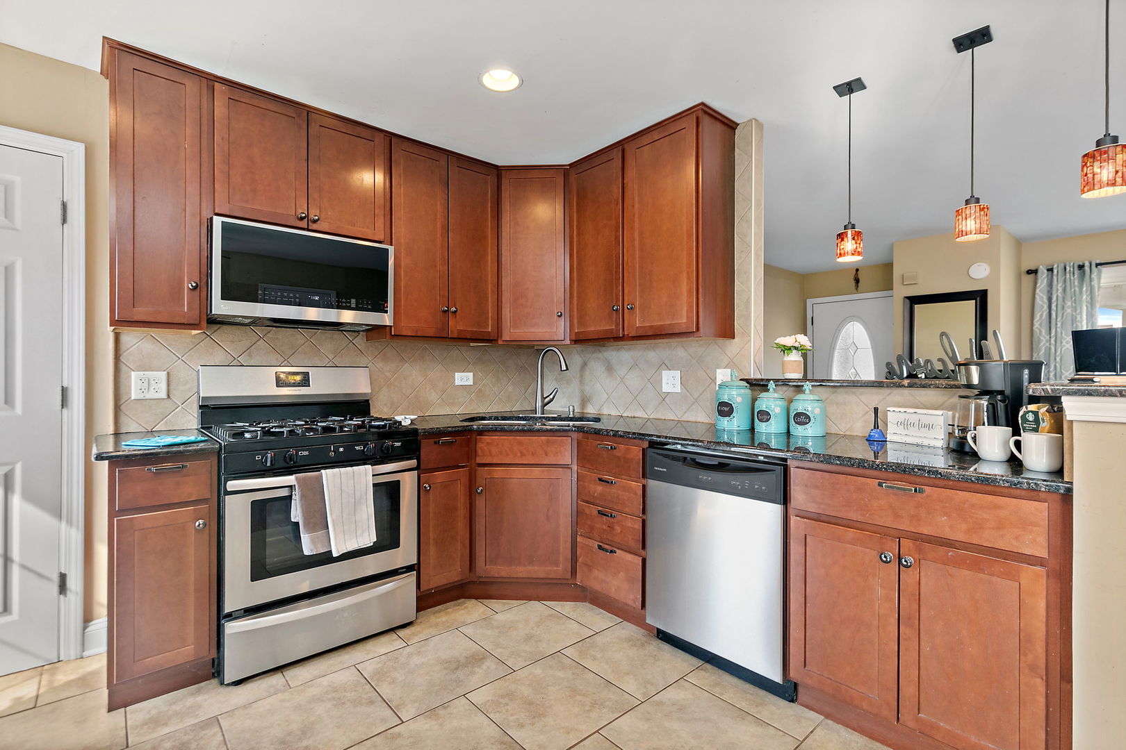1905 Poplar Avenue Property Photo 8
