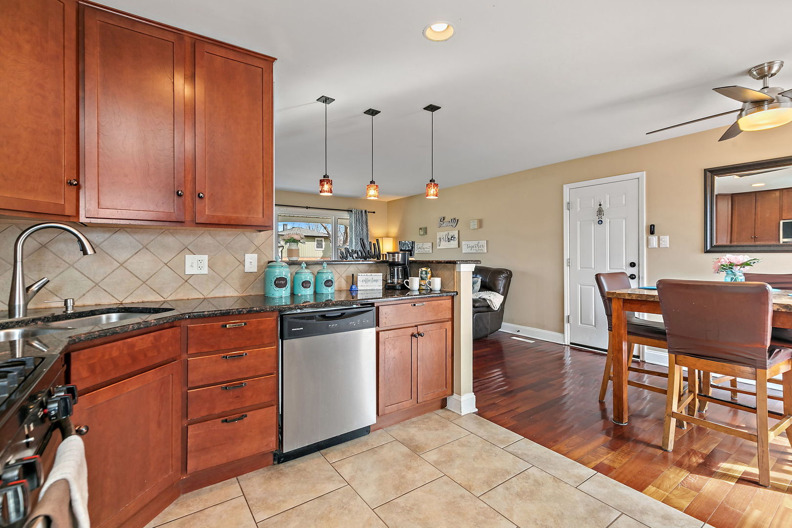1905 Poplar Avenue Property Photo 9