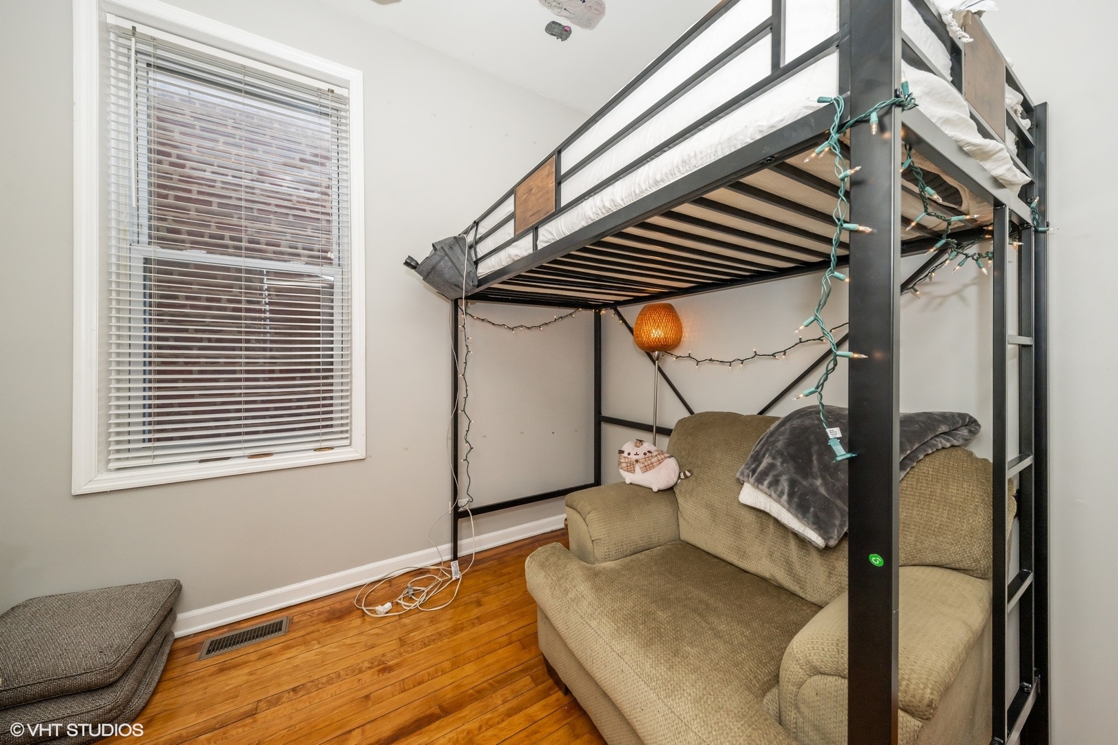3328 S Emerald Avenue Property Photo 5