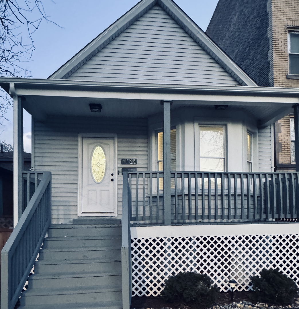 7929 S Manistee Avenue Property Photo