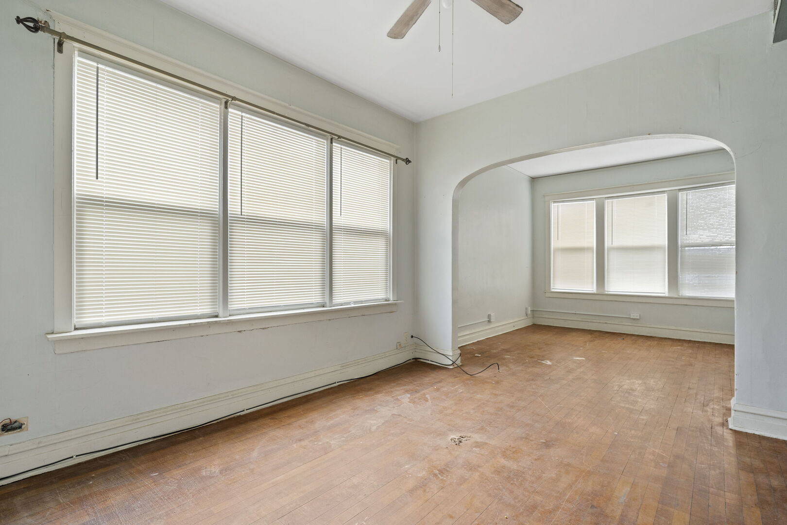 11527 S Perry Avenue Property Photo 2