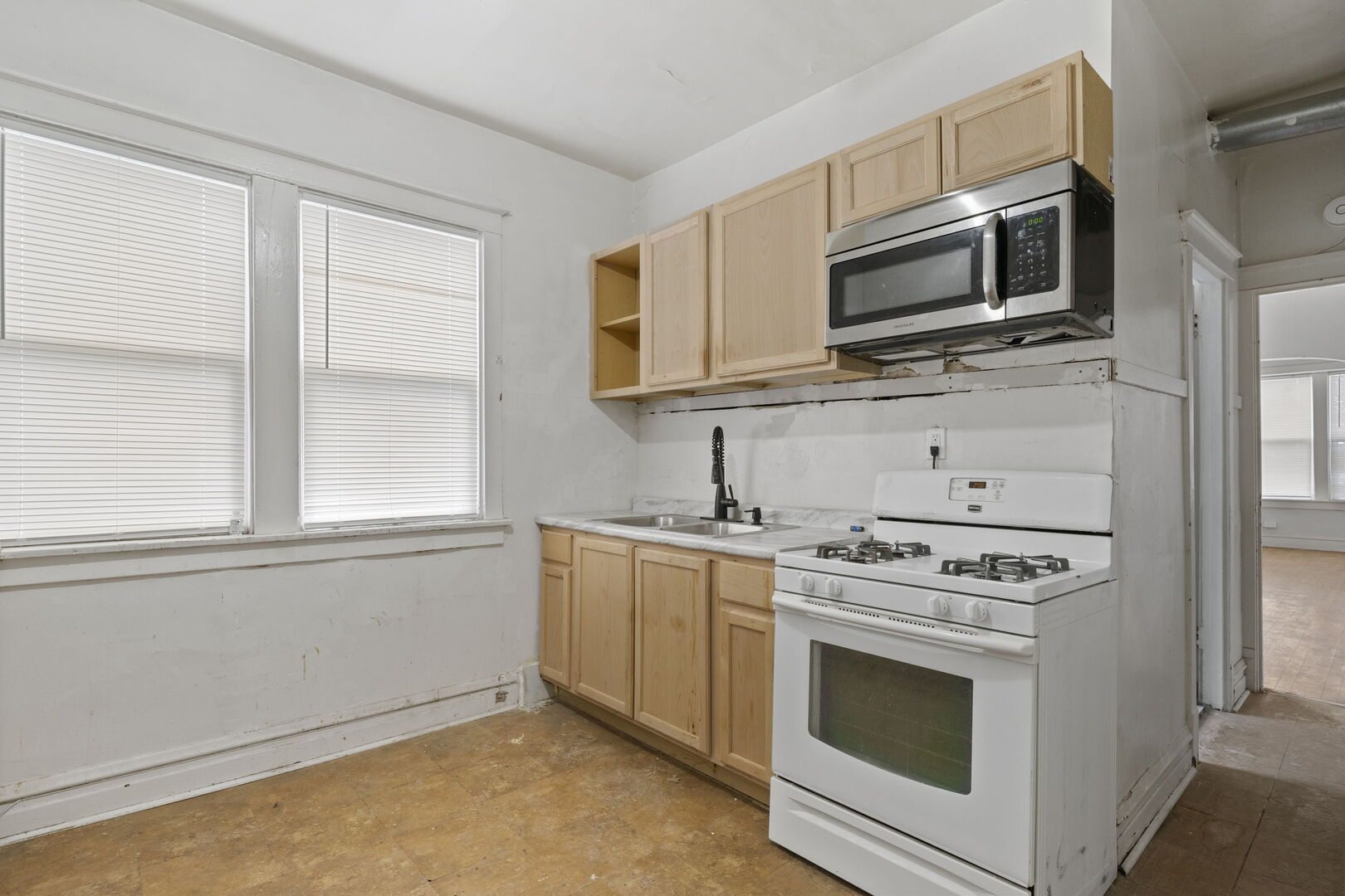 11527 S Perry Avenue Property Photo 12
