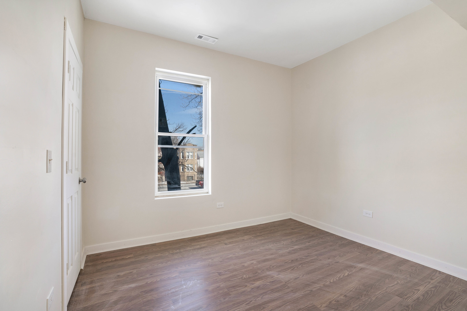 6709 S Carpenter Street Property Photo 16