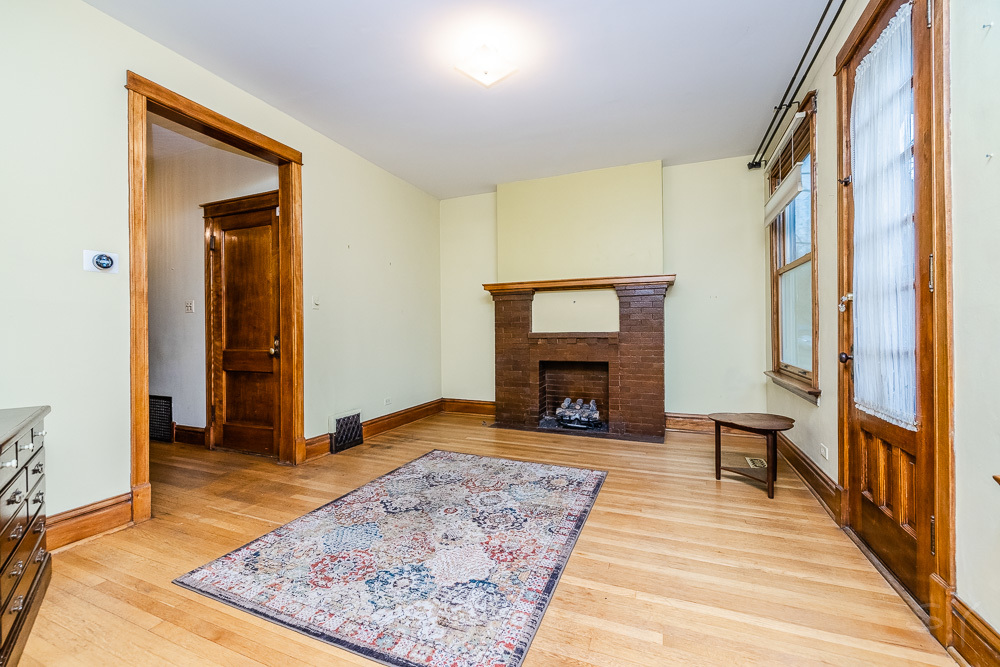 2175 W Touhy Avenue Property Photo 7