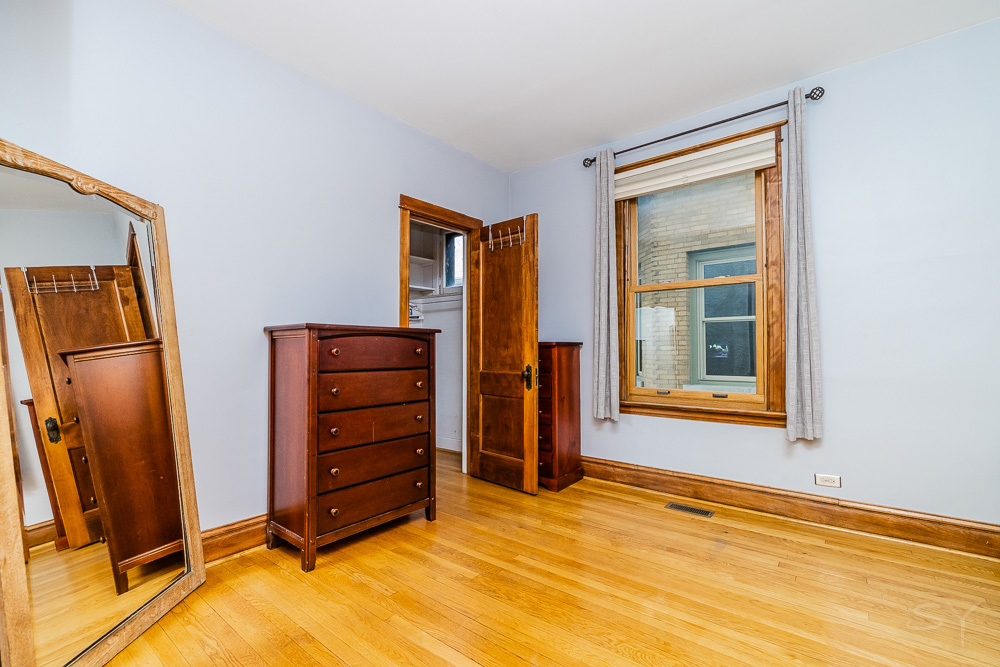 2175 W Touhy Avenue Property Photo 9
