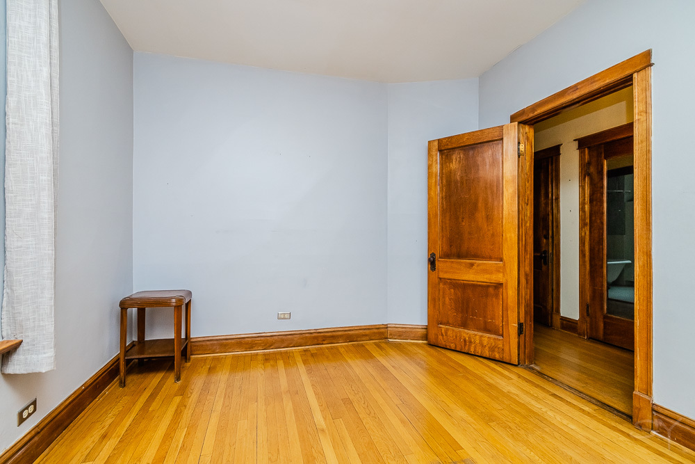2175 W Touhy Avenue Property Photo 10