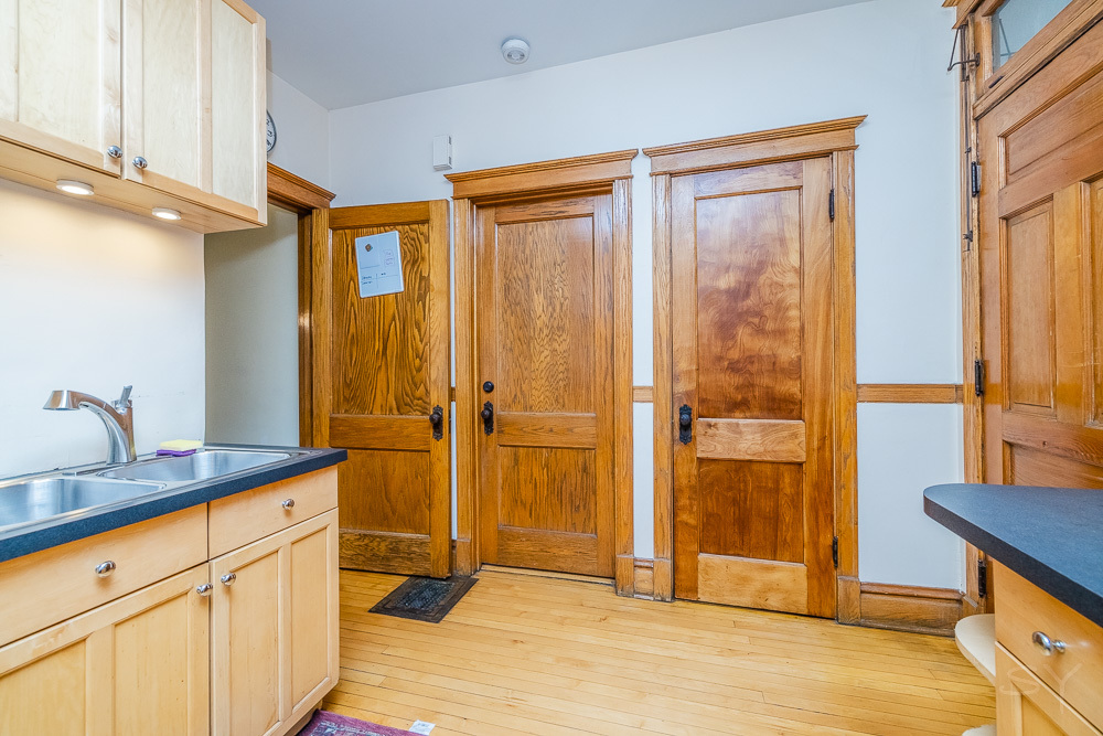 2175 W Touhy Avenue Property Photo 13