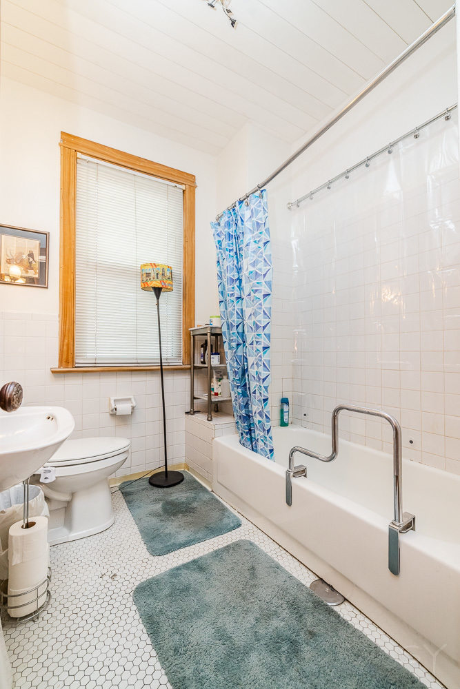 2175 W Touhy Avenue Property Photo 23