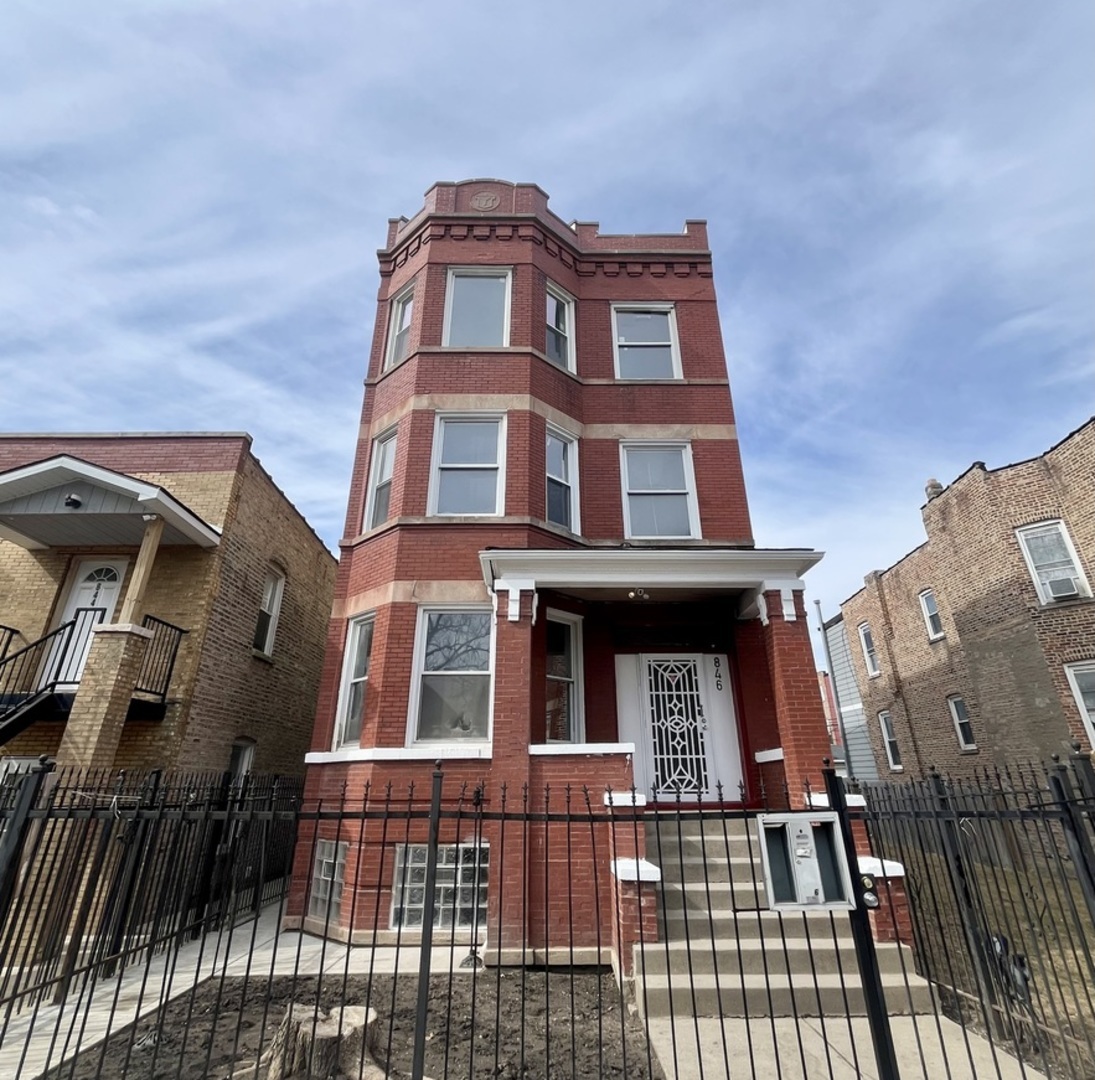 846 N Springfield Avenue Property Photo 1