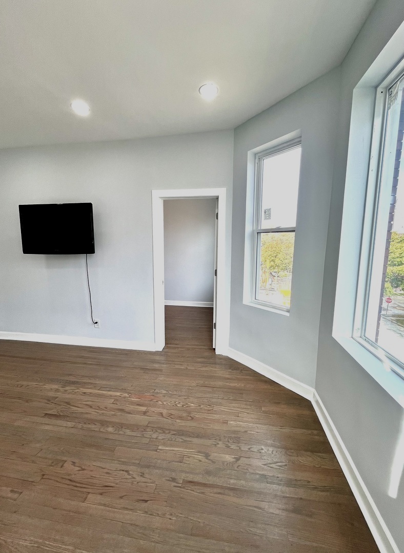 846 N Springfield Avenue Property Photo 7
