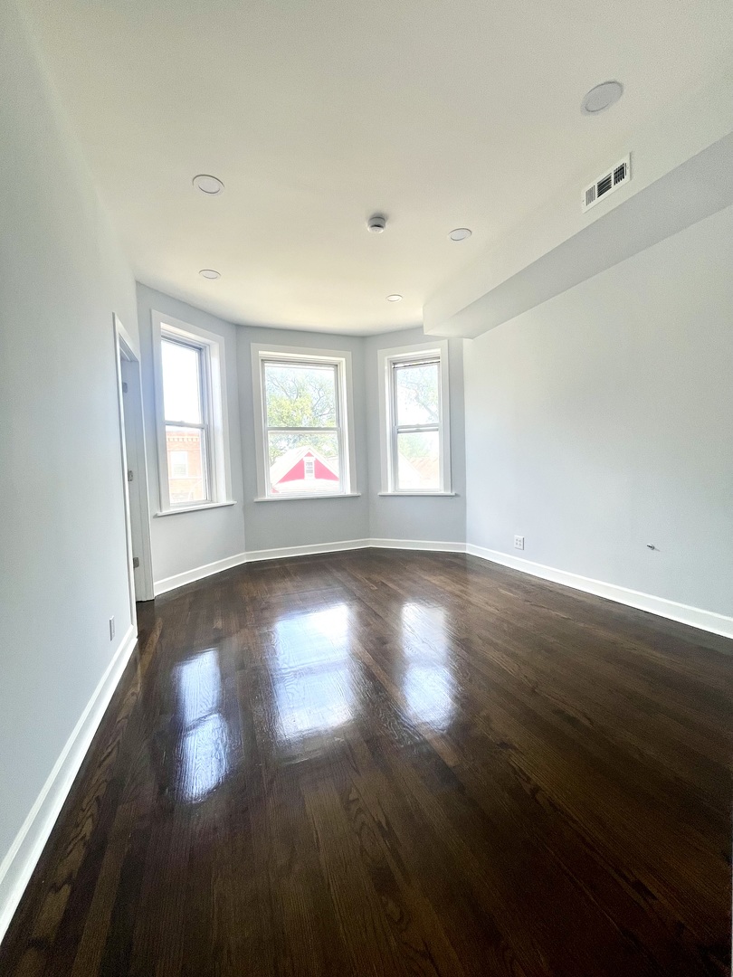 846 N Springfield Avenue Property Photo 13