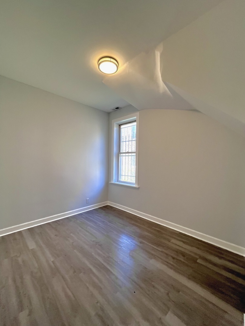 846 N Springfield Avenue Property Photo 14