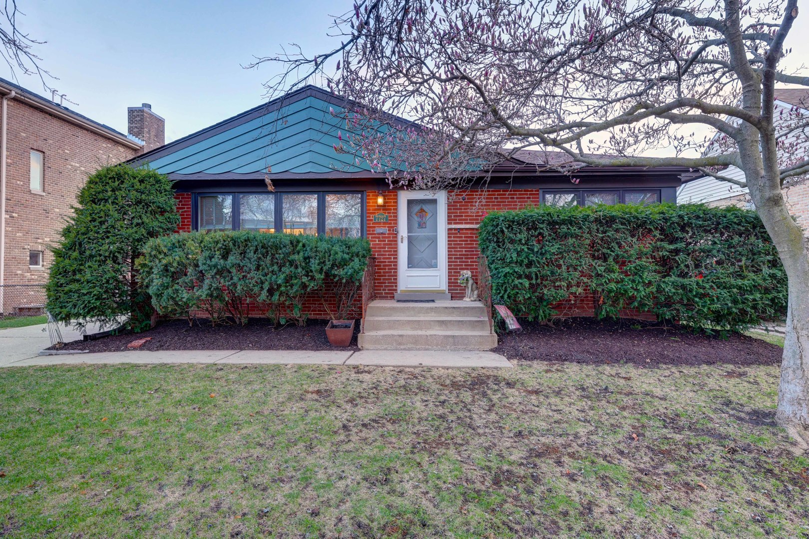 7727 W Jerome Street Property Photo