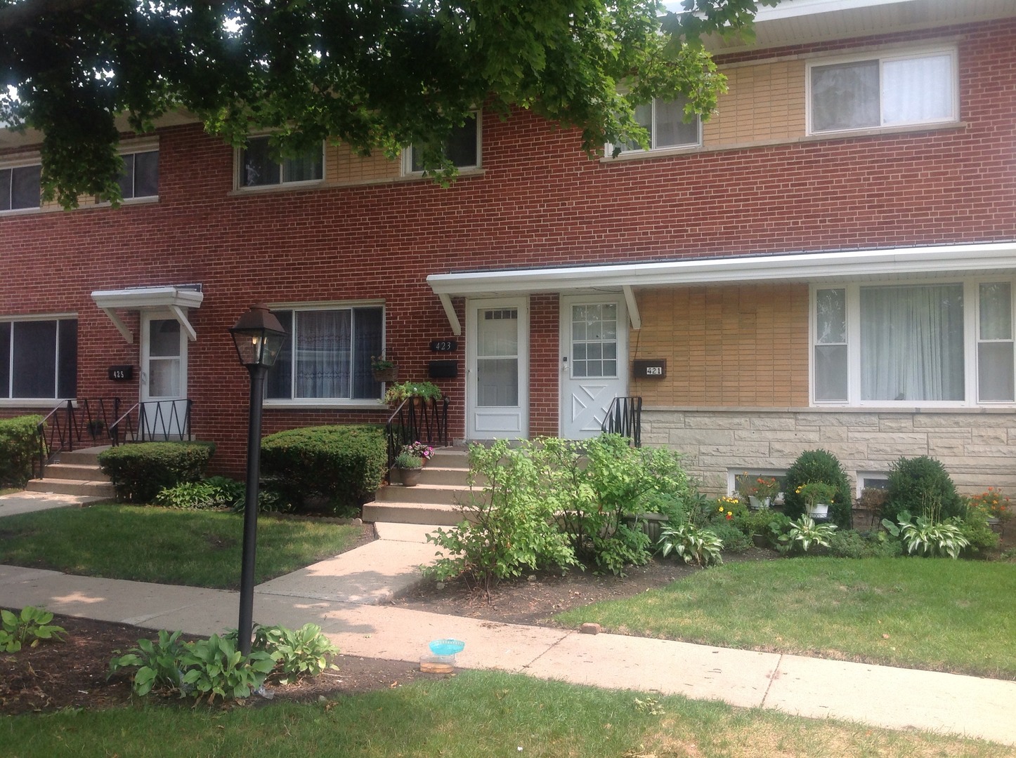 423 E Lincoln St Property Photo