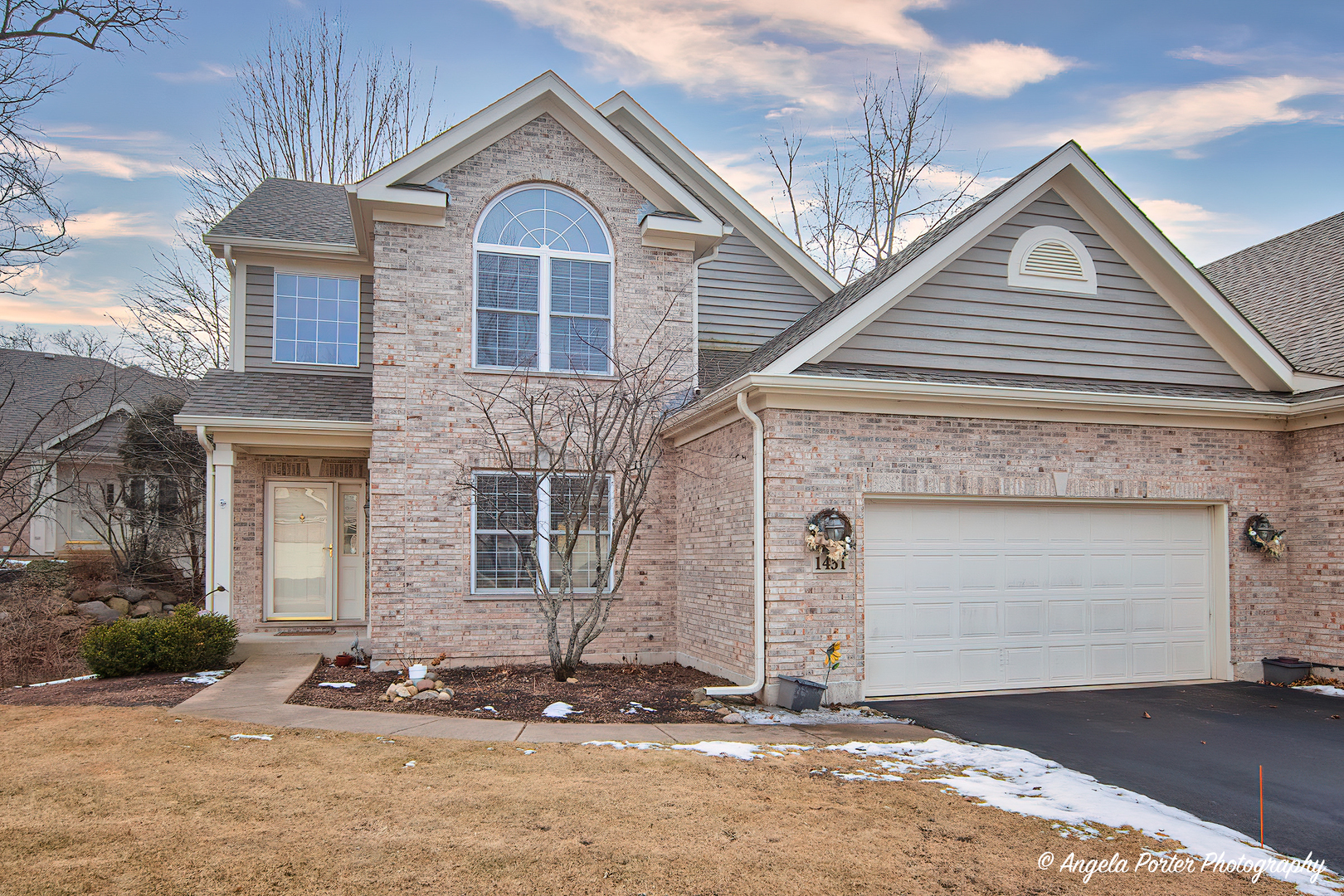 1431 White Oak Lane Property Photo