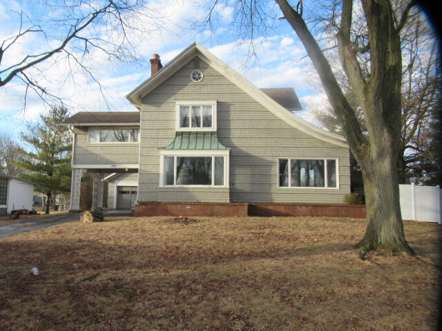 Hoopeston High School Real Estate Listings Main Image