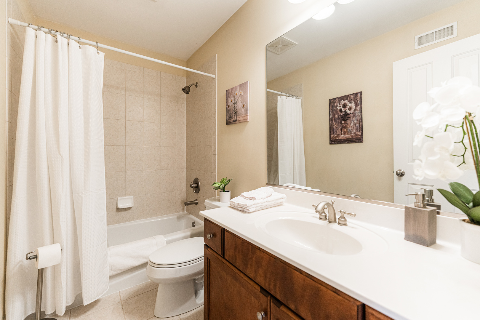 2217 Warrenville Avenue Property Photo 24