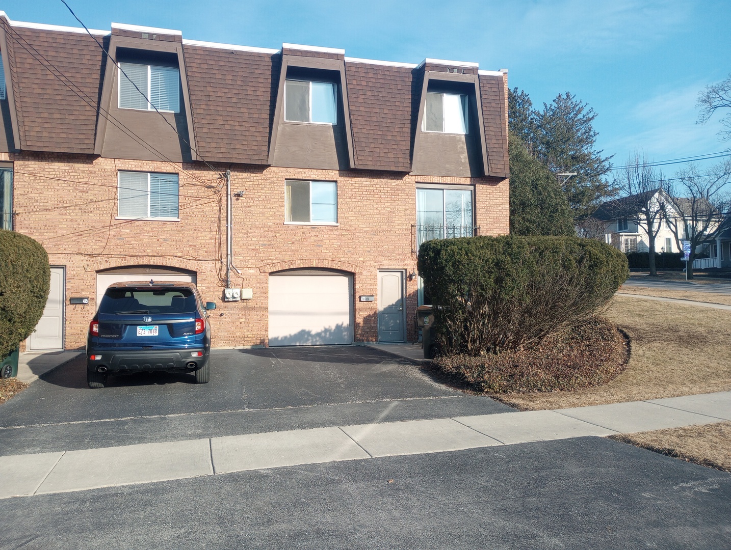 417 S Summit St Property Photo