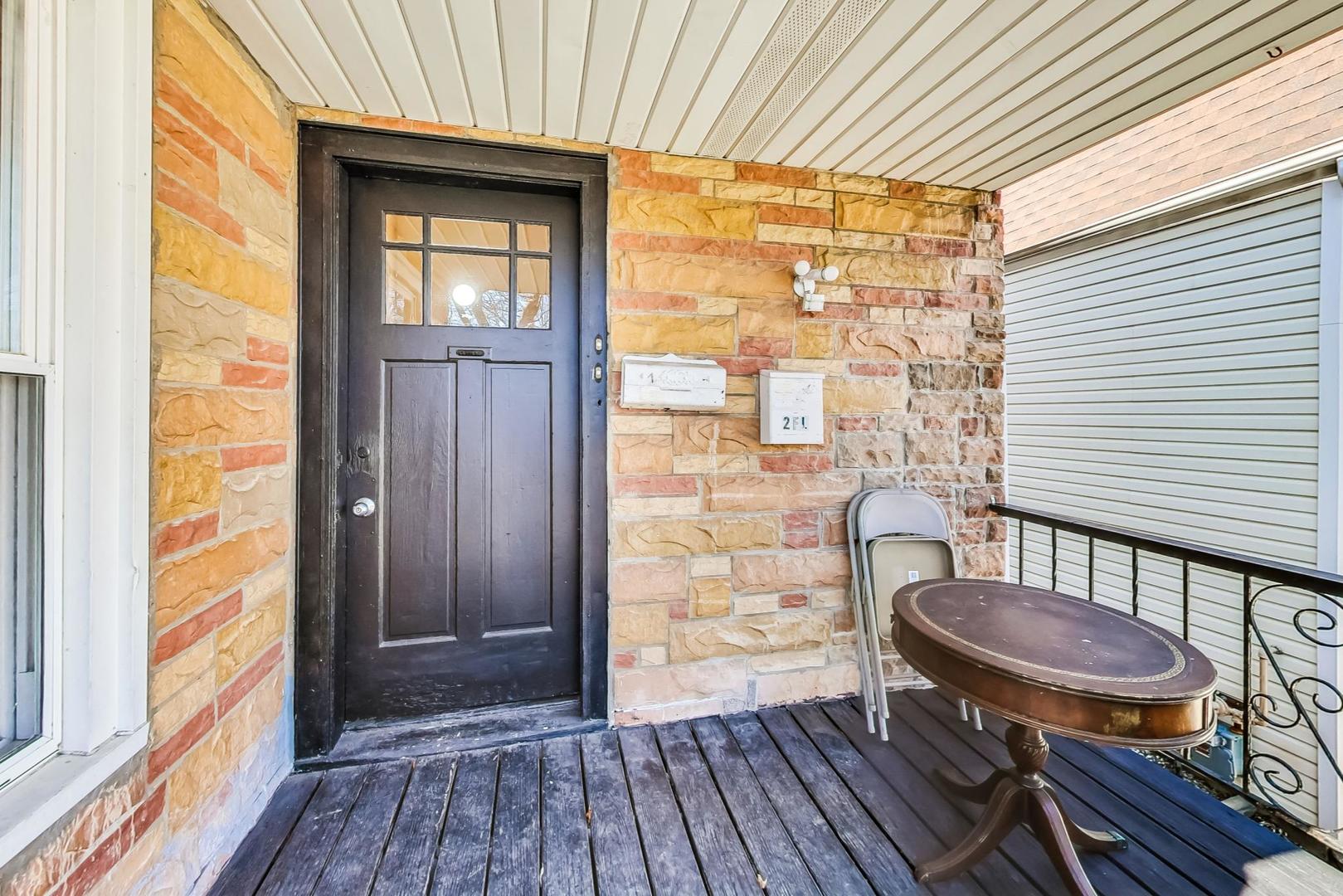 5216 N Ludlam Avenue Property Photo 3