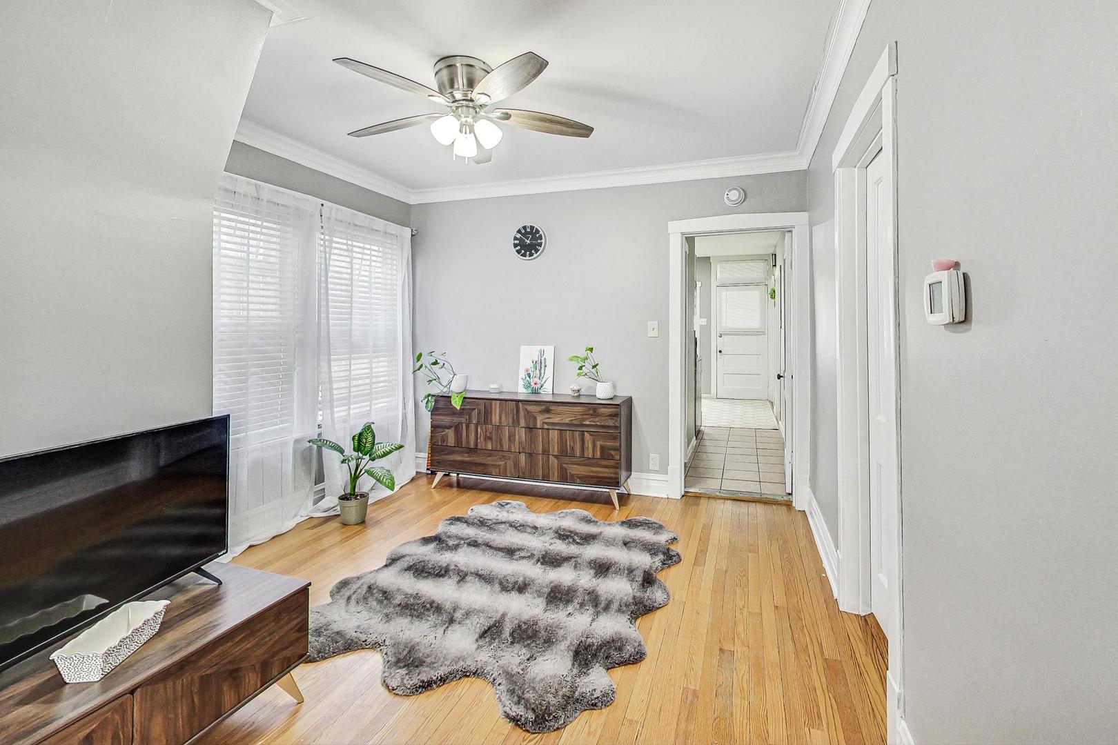 5216 N Ludlam Avenue Property Photo 19