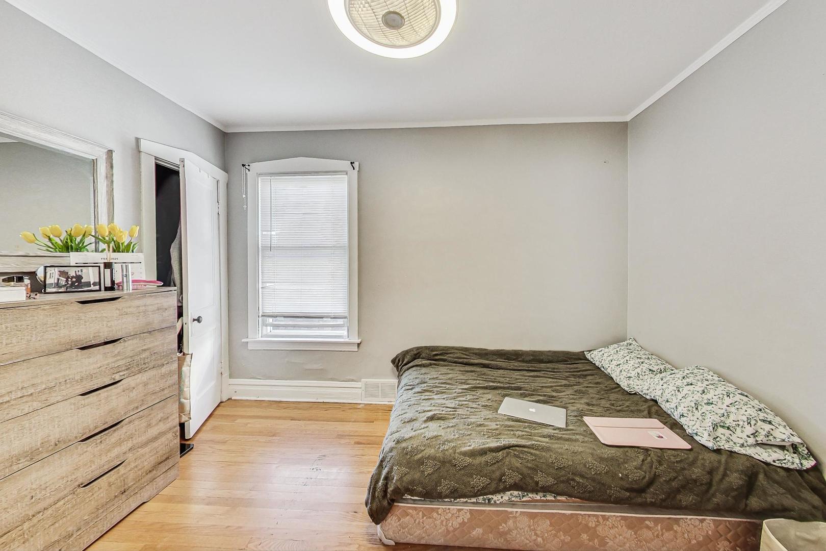 5216 N Ludlam Avenue Property Photo 27