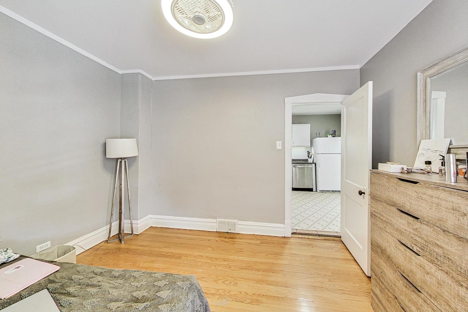 5216 N Ludlam Avenue Property Photo 28