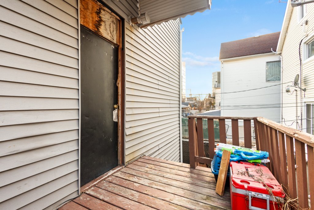 2638 W Lyndale Street Property Photo 5