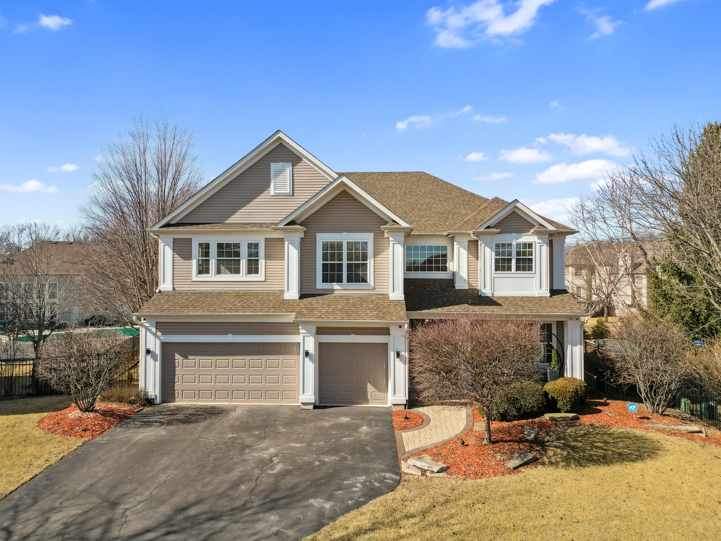 214 Glenbrook Ct Property Photo