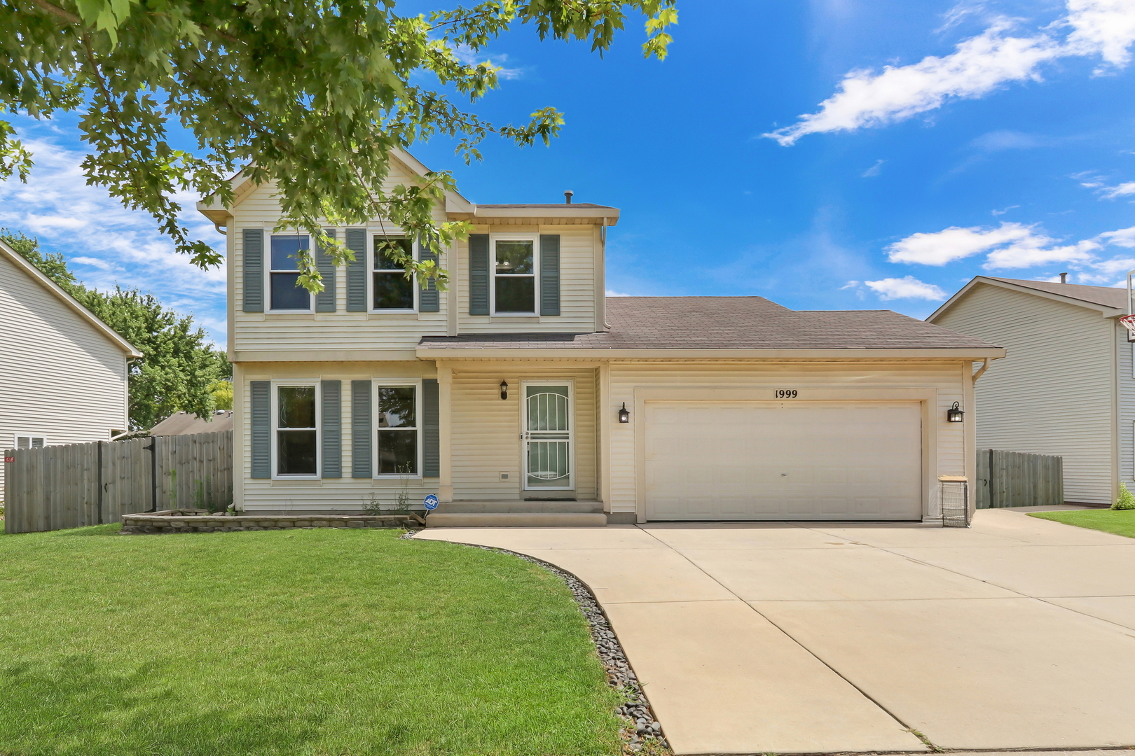 1999 N Amber Prairie Way