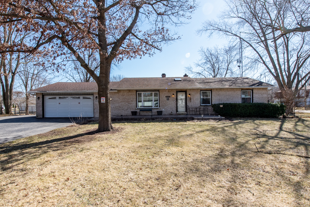 10113 W Center Street Property Photo 1