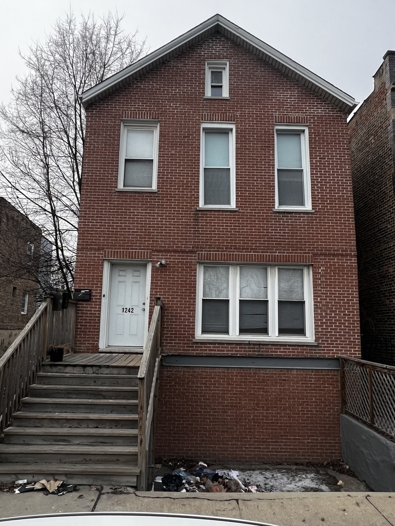 1242 S Central Park Avenue Property Photo