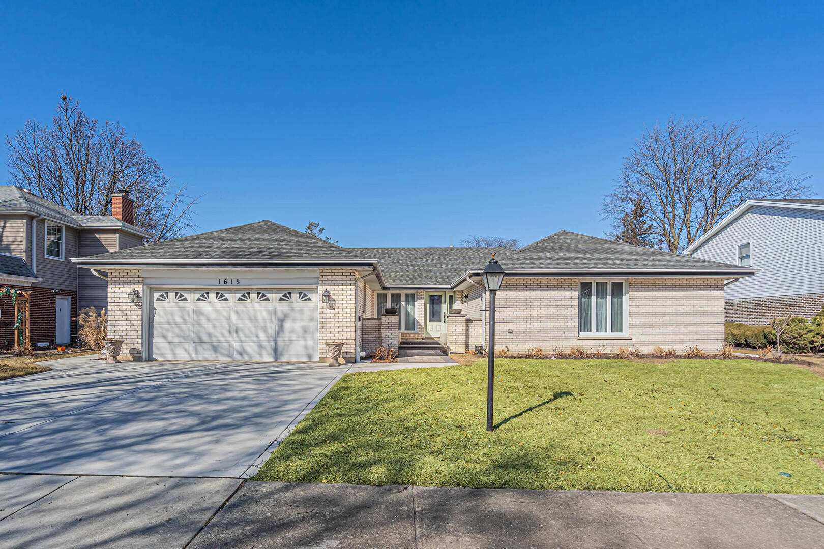 Camelot Real Estate Listings Main Image