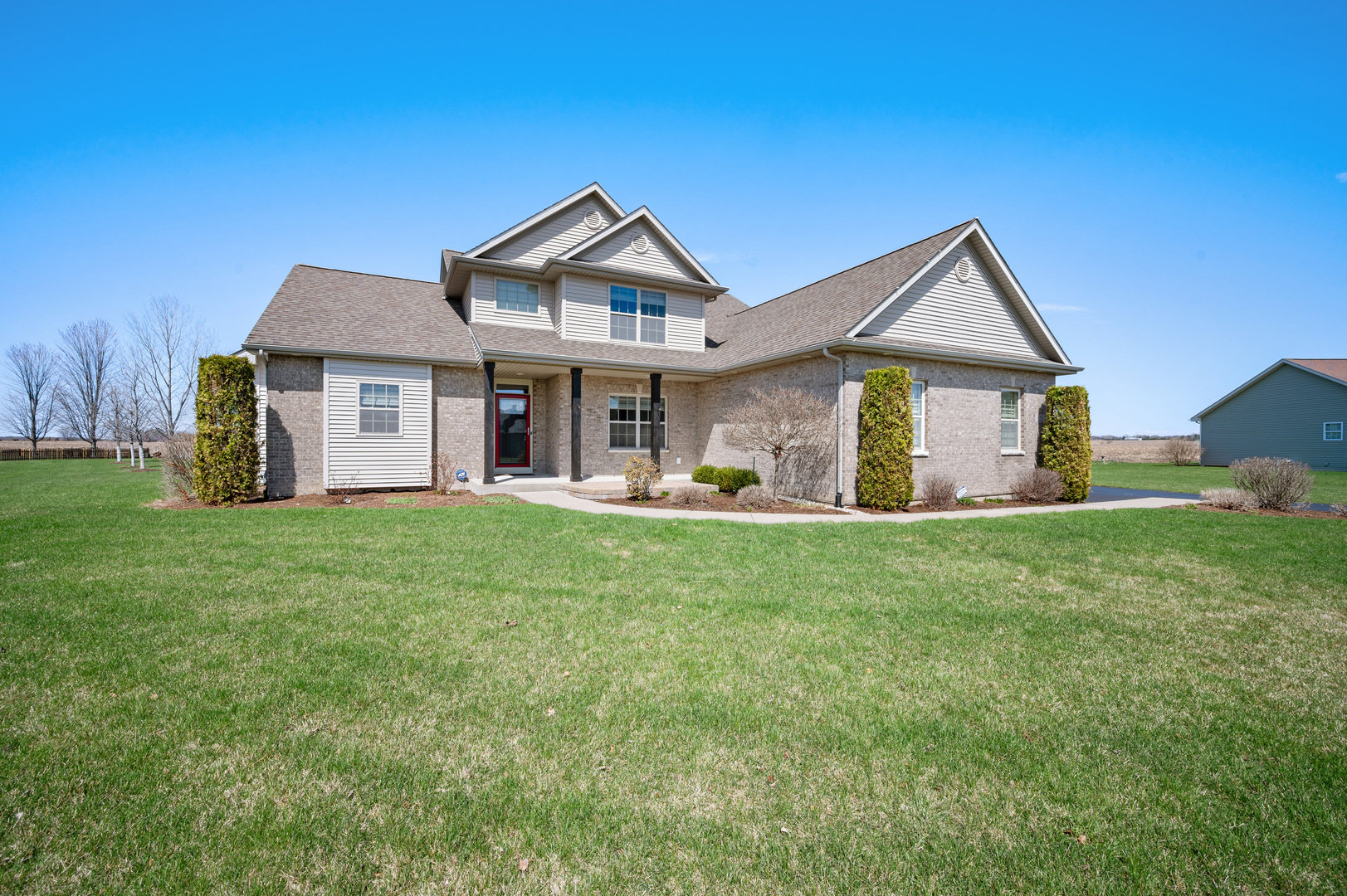 427 Real Estate Listings Main Image