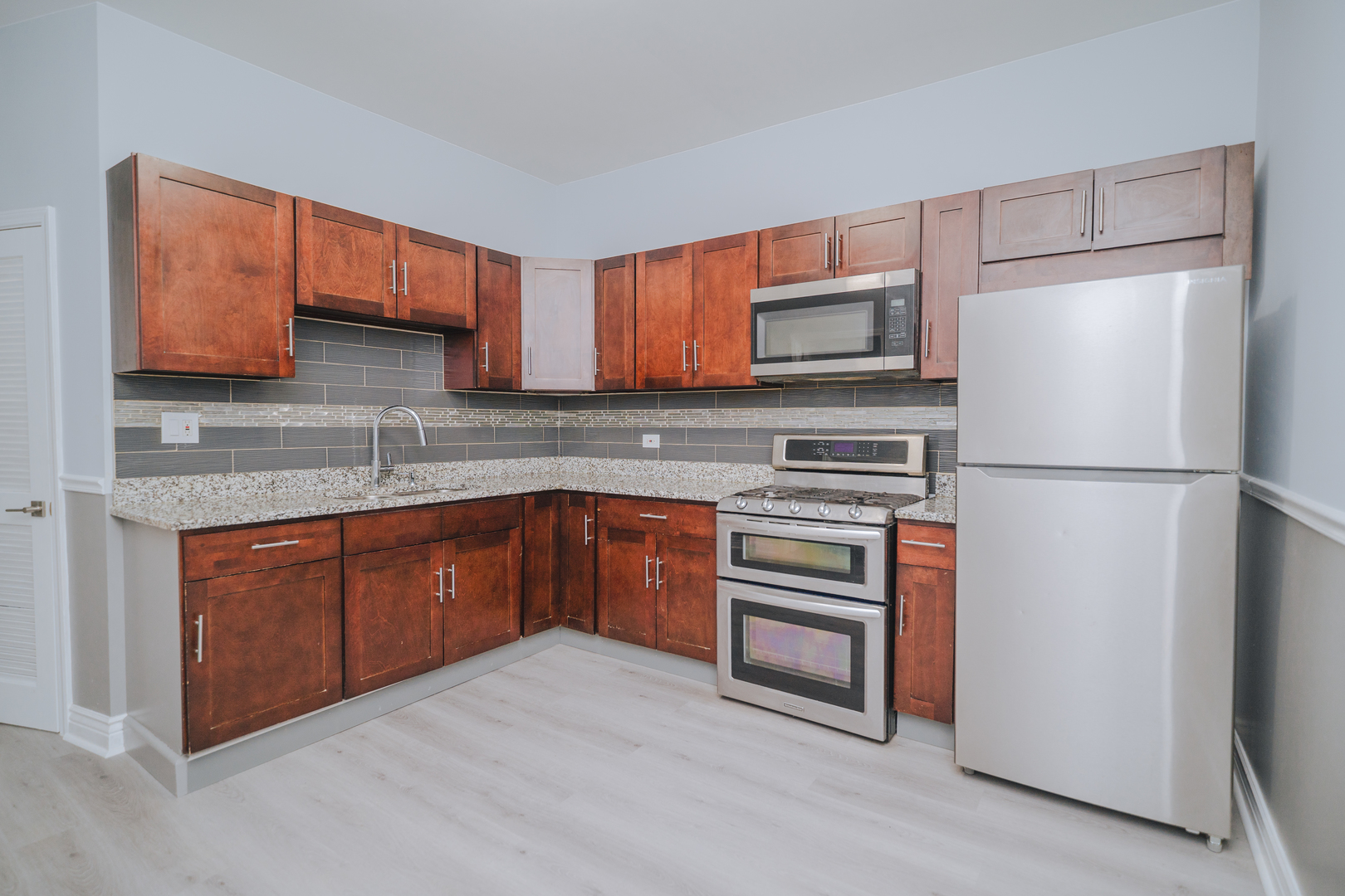 5631 S Throop Street Property Photo 5
