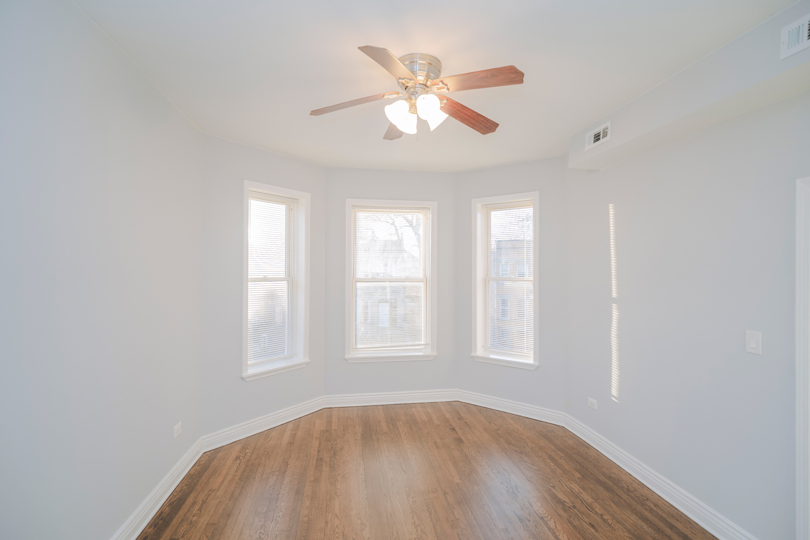 5631 S Throop Street Property Photo 10